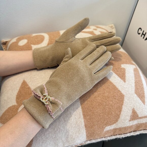 Chanel plush thermal gloves - Picture 3 of 8